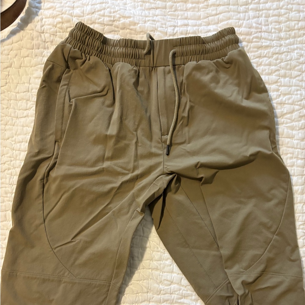 Arrowhead Tactical Joggers in Coyote Tan
